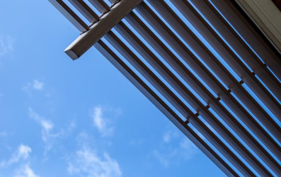 Enhancing Indoor Comfort through Custom Screen Walls and Sunshades